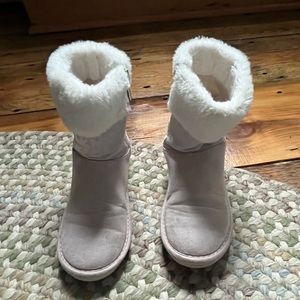 Little girl Michael Kors black fur top boots.